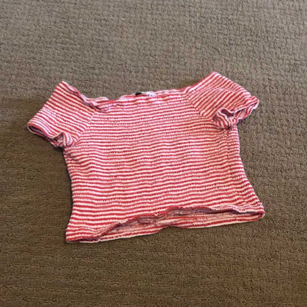 Stretchy off-the-shoulder crop